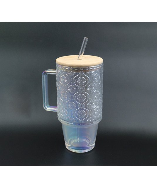 Verre à eau et jus avec pipette