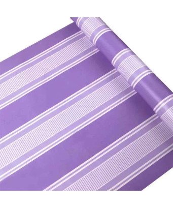 Ce papier peint séduit par son design moderne au look de panneaux de bois.