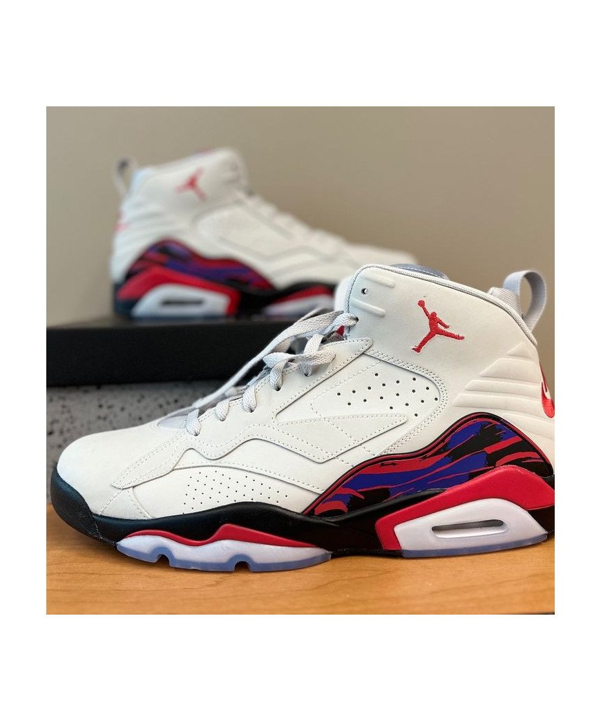 Basket Montante Jordan jumpman Mvp/Blanche détails rouge noire bleu avec et semelle bleu  transparent J9